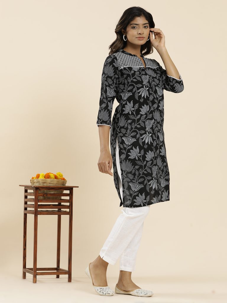 Classic & Chic Kurta Set for Women – Perfect for Every Season!