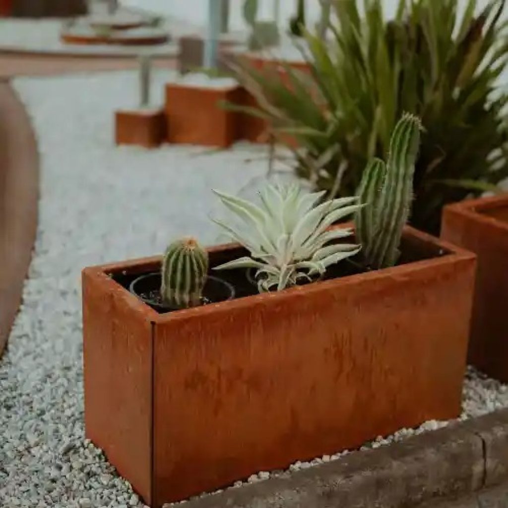 Corten Garden Edge: Rust-Toned Border for Lasting Garden Definition