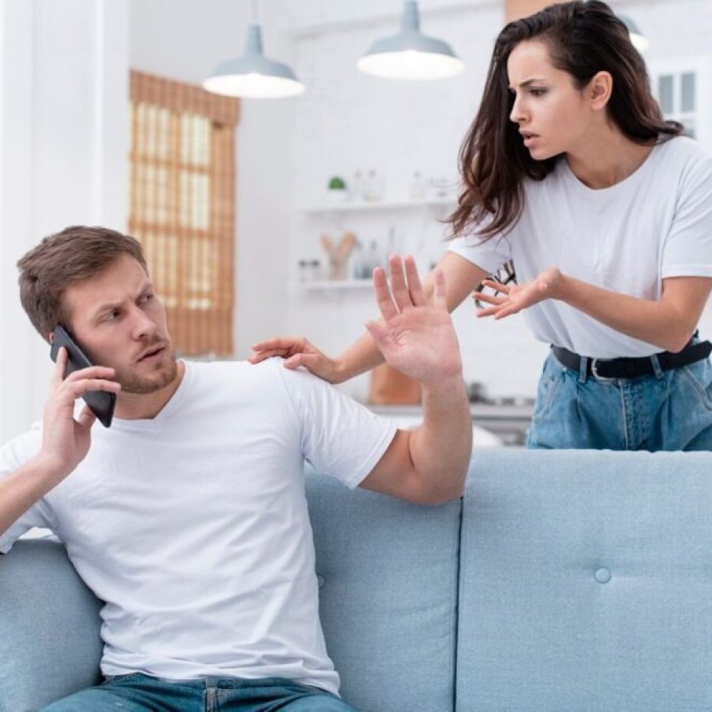 Cheating spouse in Miami: Know the early signs and next steps