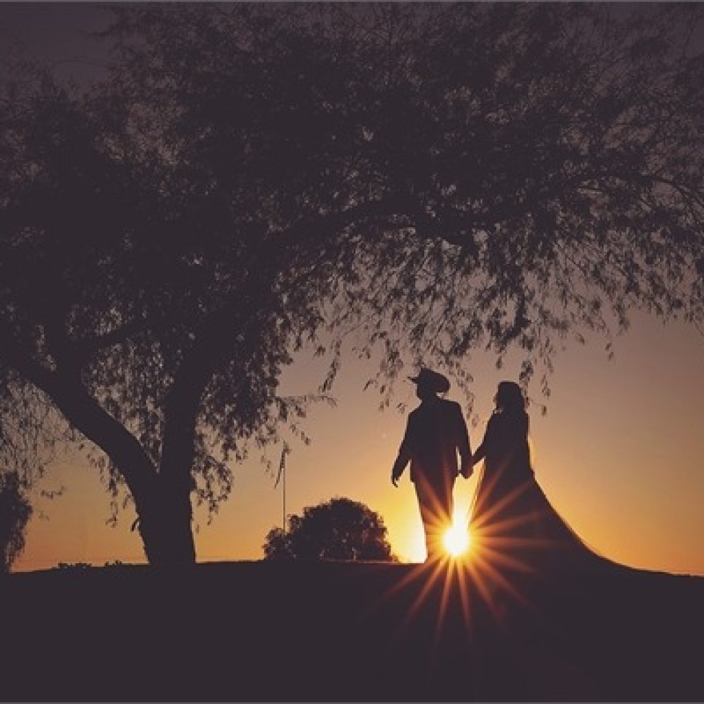 Arizona Wedding Photographer: Capturing Your Day with Desert Light