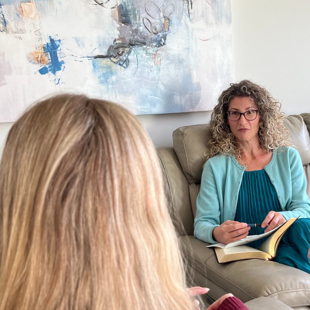 Retreat Speakers: Curated Experts for Transformative Getaways