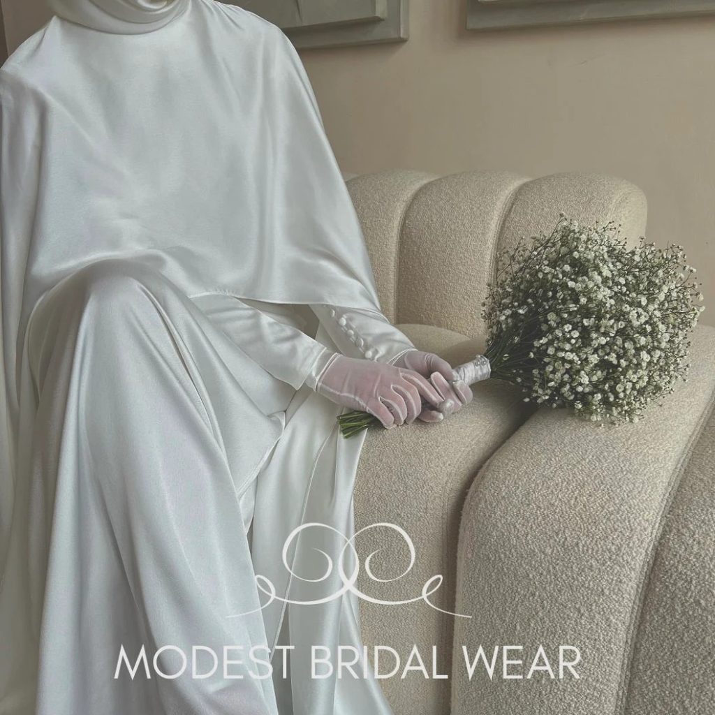 Wedding Dresses with Capes: Drama and Elegance for Your Day