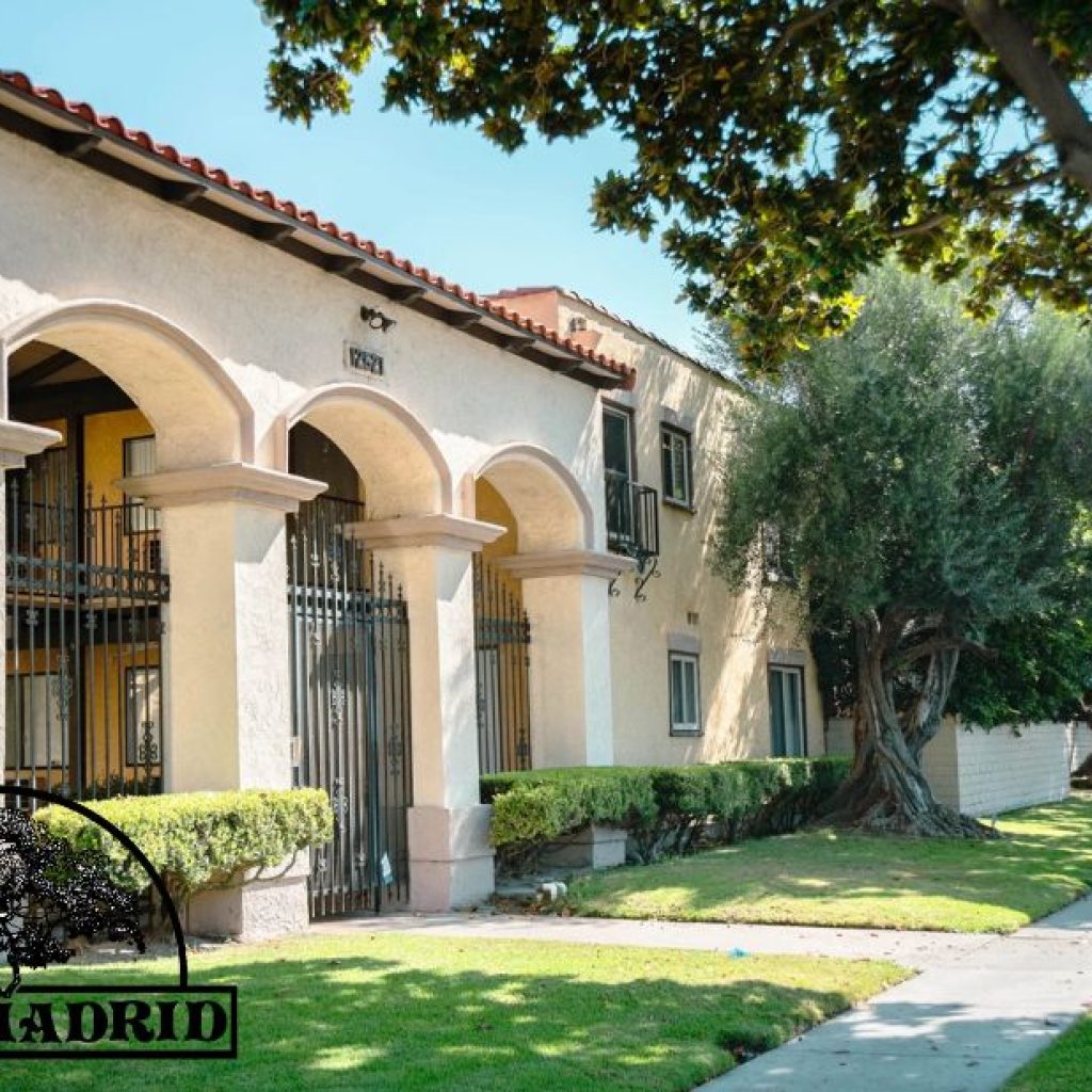 Modern Homes in a Prime Cerritos Location Modern Homes in a Prime Cerritos Location