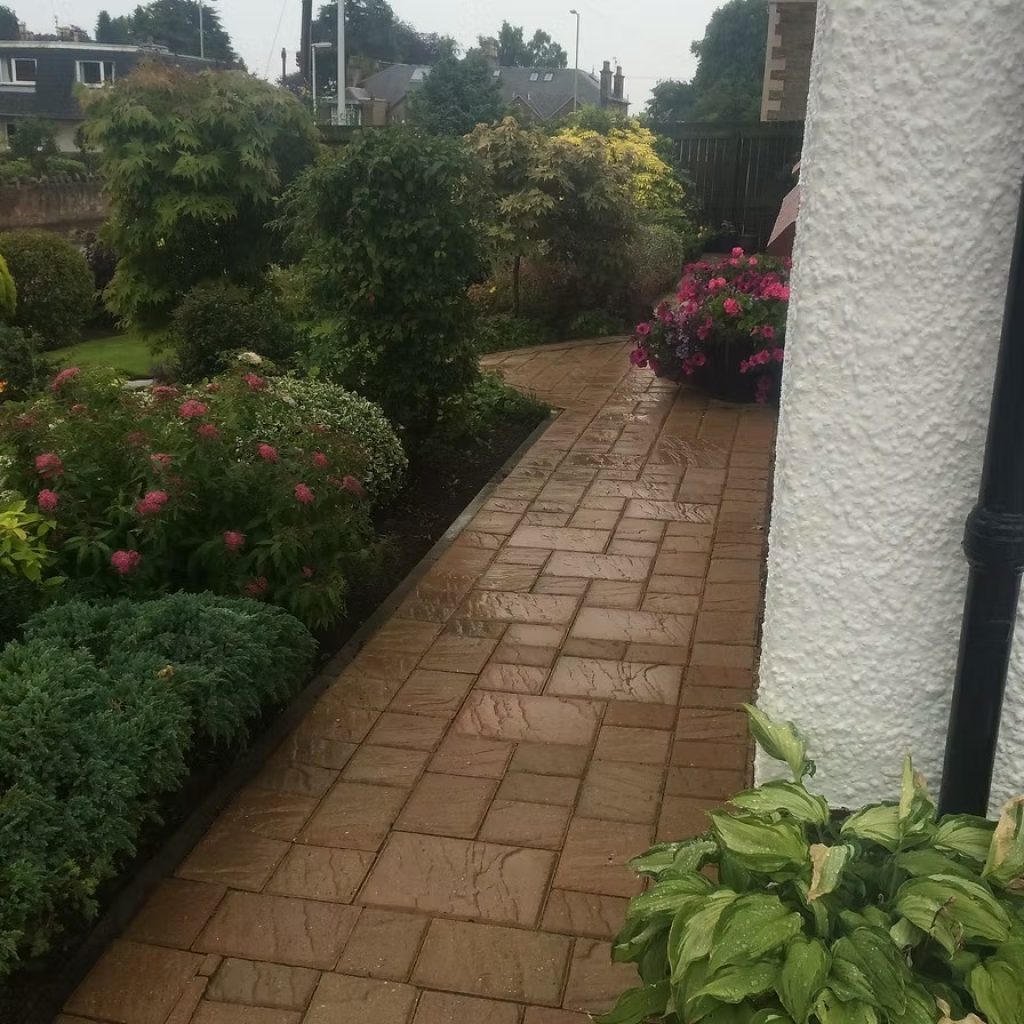 Quality fencing solutions for homes in Scotland’s #{city} Quality fencing solutions for homes in Scotland’s #{city}