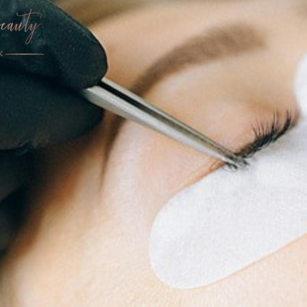 Master Makeup Skills: Flexible Online Training for All Levels