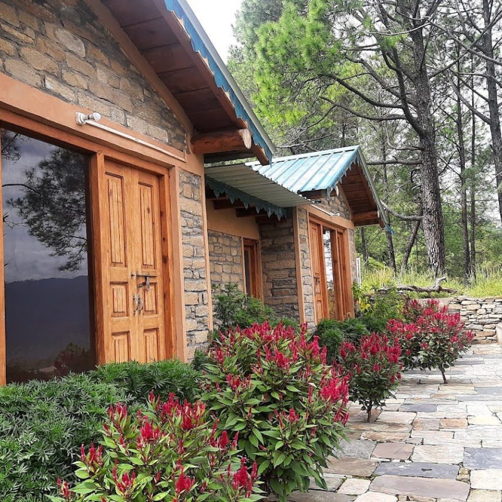 Epic Highlands: Classic Trekking Along Nepal’s Annapurna Ridge