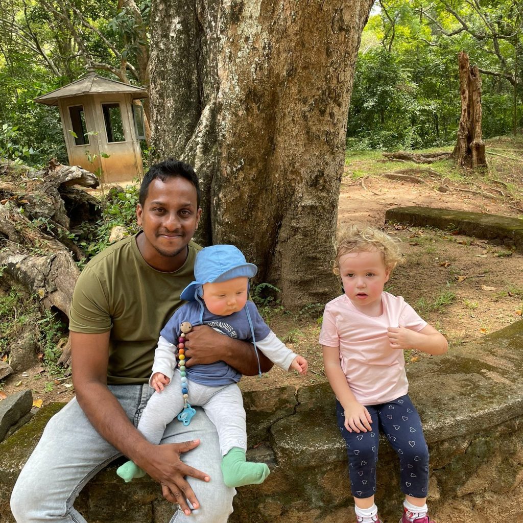 Explore Unforgettable Sri Lanka Circle Tours with Private Drivers