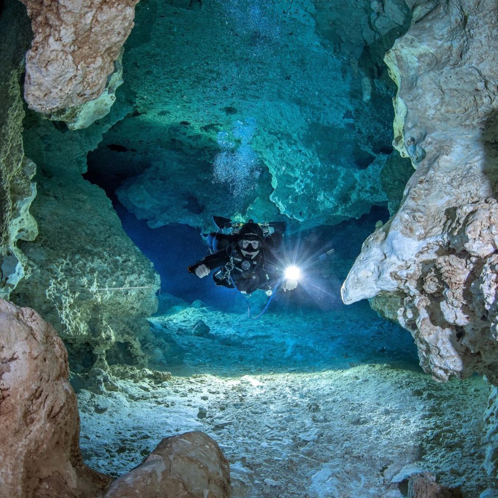 Explore Mexico’s Underwater Caverns: Guided Trips and Tips Explore Mexico’s Underwater Caverns: Guided Trips and Tips