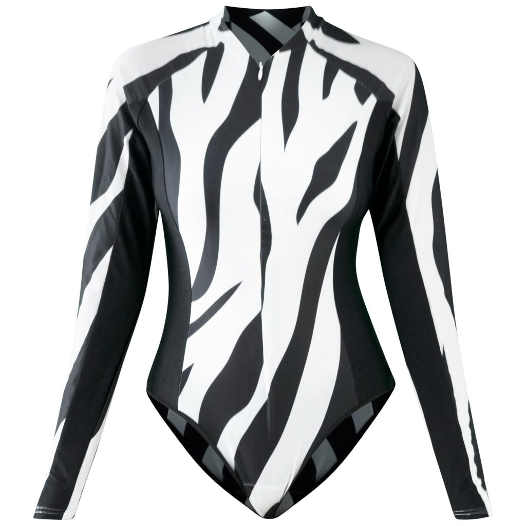 אמונה פוגשת אופנה בחן עם בגד ים צנוע דתי