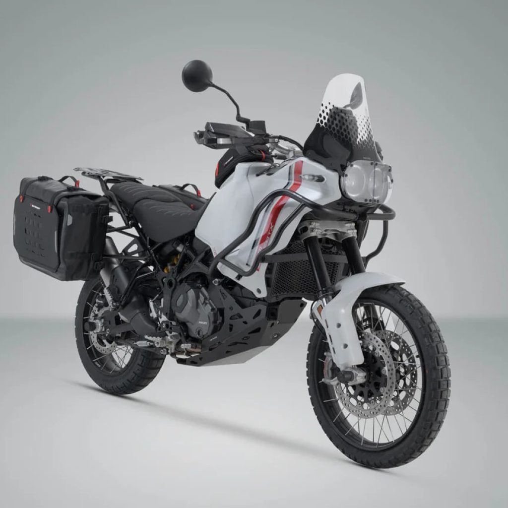 Ride Ready: Top Tank Bags for Secure Motorcycle Journeys