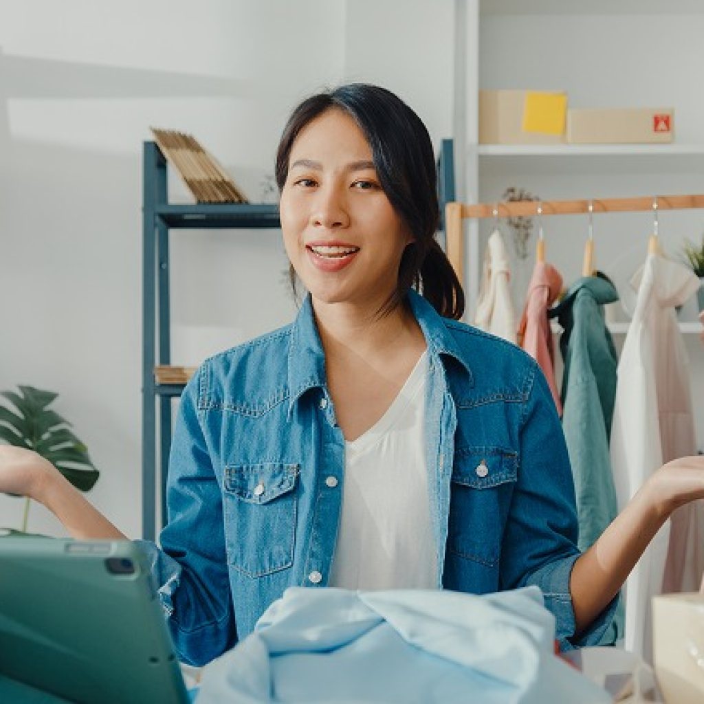 Create clear, structured outlines with smart AI drafting help