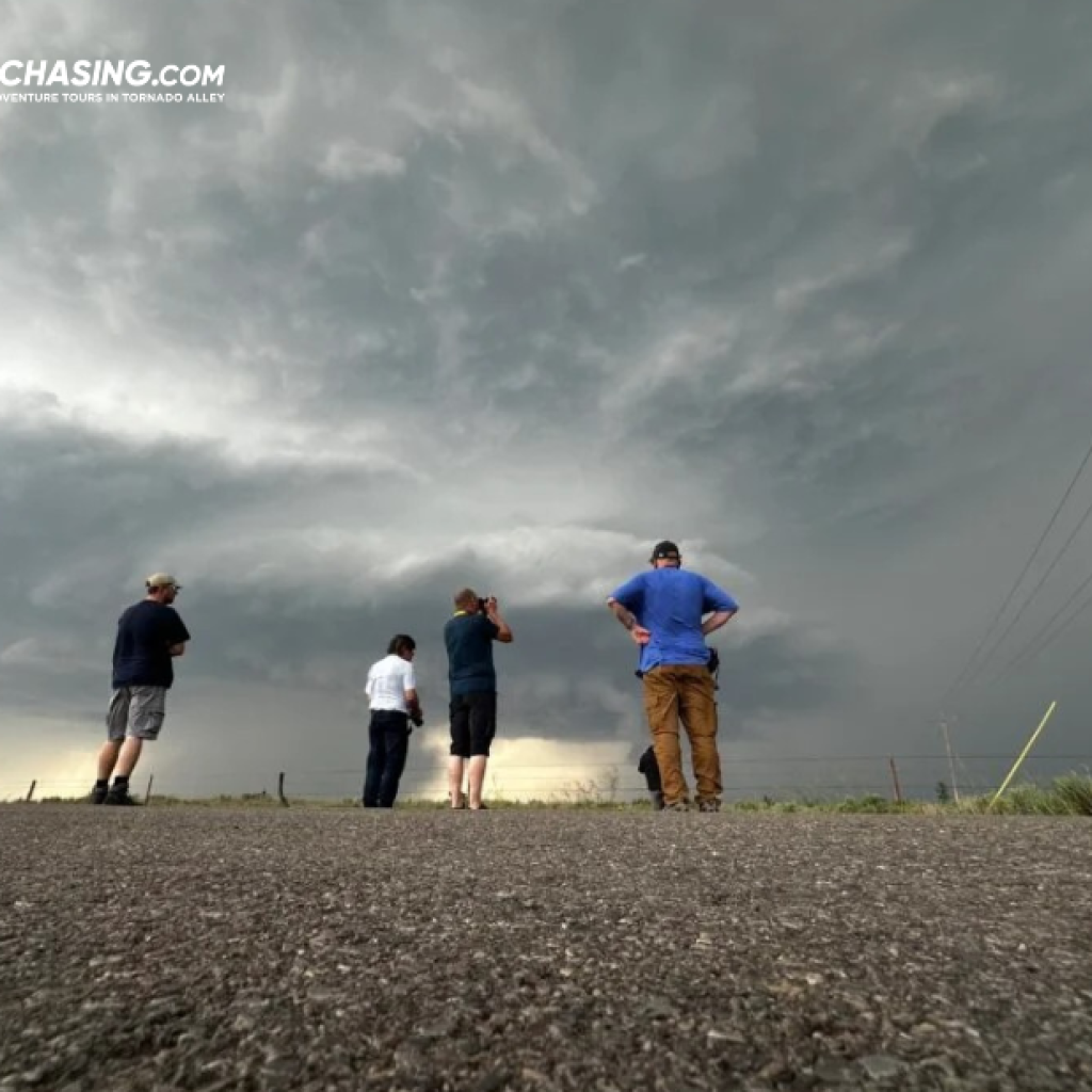 Chasing Thunder: A Guided Adventure Across Oklahoma’s Stormy Skies Chasing Thunder: A Guided Adventure Across Oklahoma’s Stormy Skies