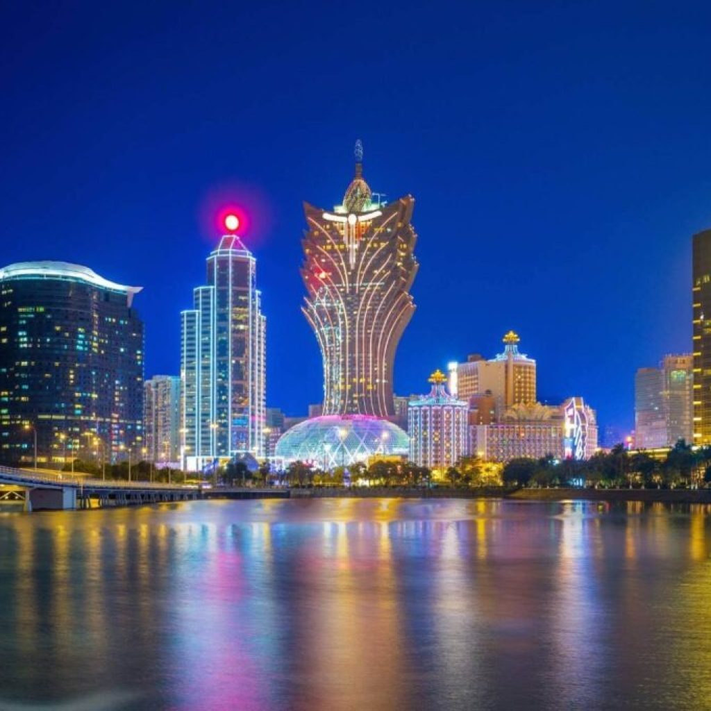 Romantic Dubai Escapes: Tailored Honeymoon Packages from BesTravelz