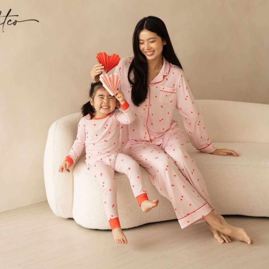 Elegant Loungewear: Discover a Luxurious Silk Robe for Relaxed Comfort
