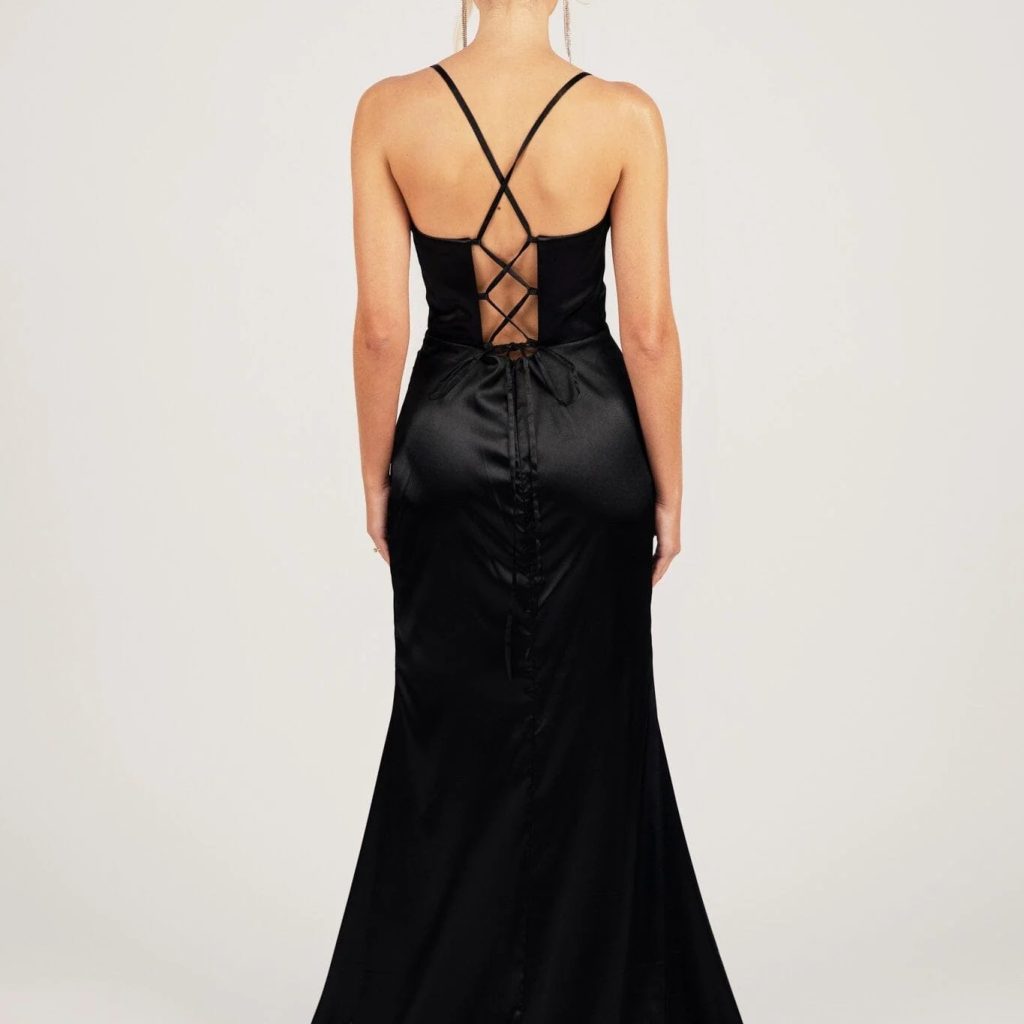 Elegant Evening Looks for Your Reception Dress Elegant Evening Looks for Your Reception Dress