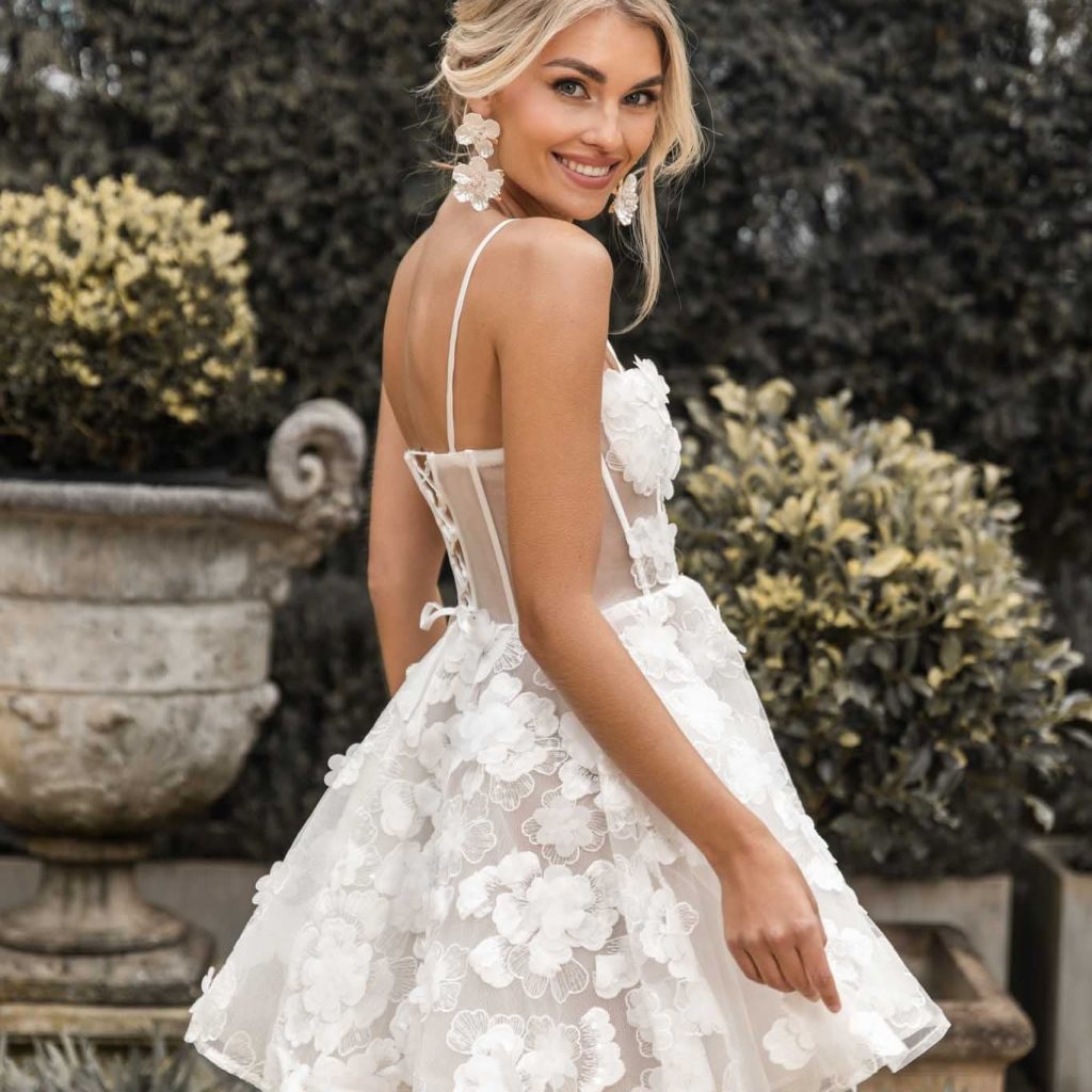 Chic Bridal Shorts: Modern Short Dresses for Spring Weddings