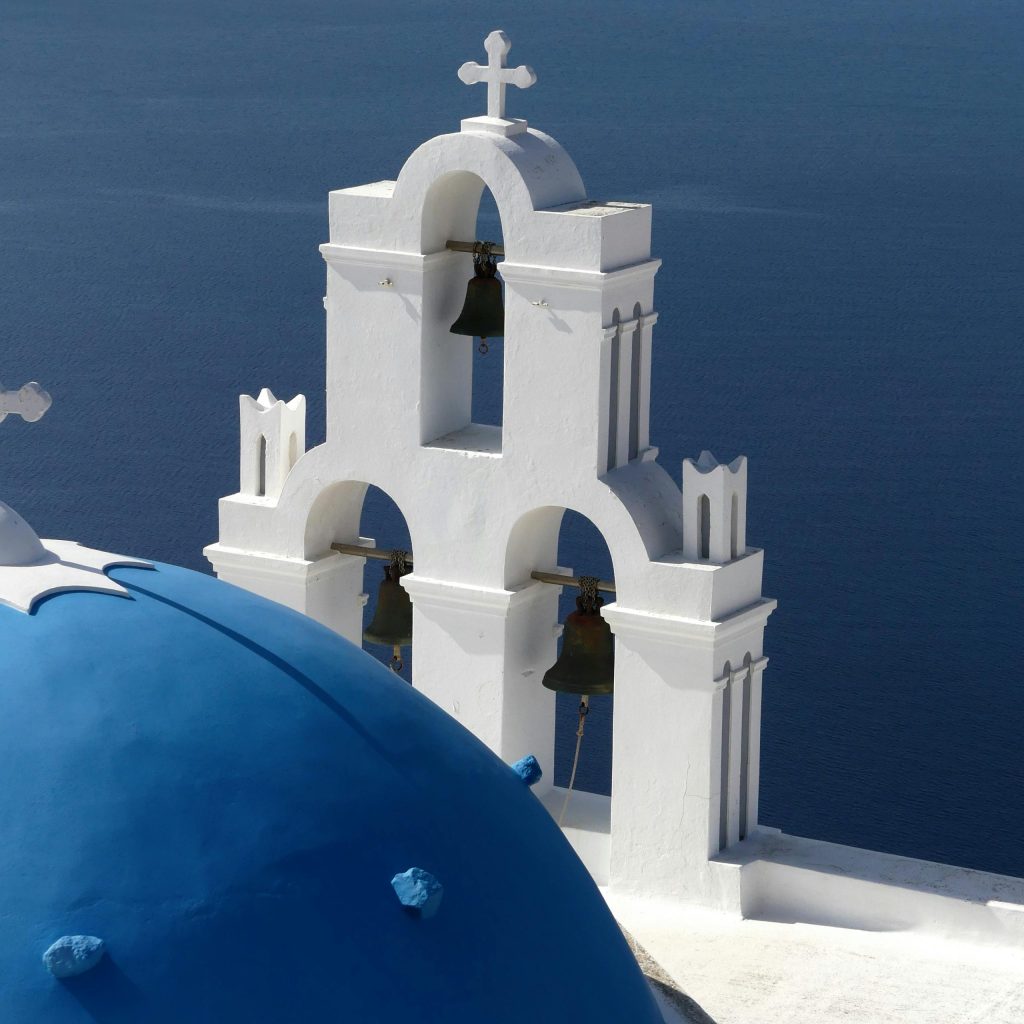 Explore Santorini in Comfort: Reliable Island Transfers and Tours Explore Santorini in Comfort: Reliable Island Transfers and Tours
